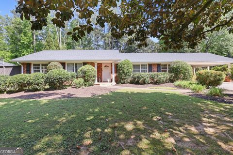 Photo of 550 Windsor Pkwy, Atlanta, GA 30328 (MLS # 10753987)