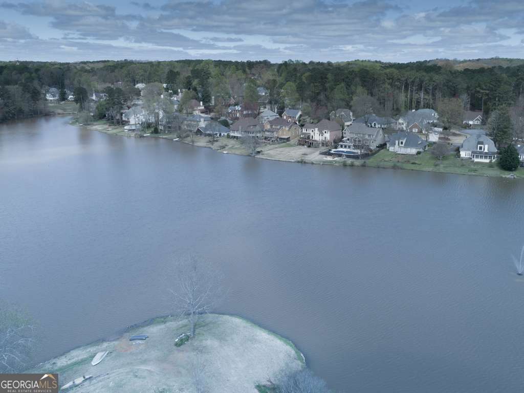 140 N Lakeside DR NW