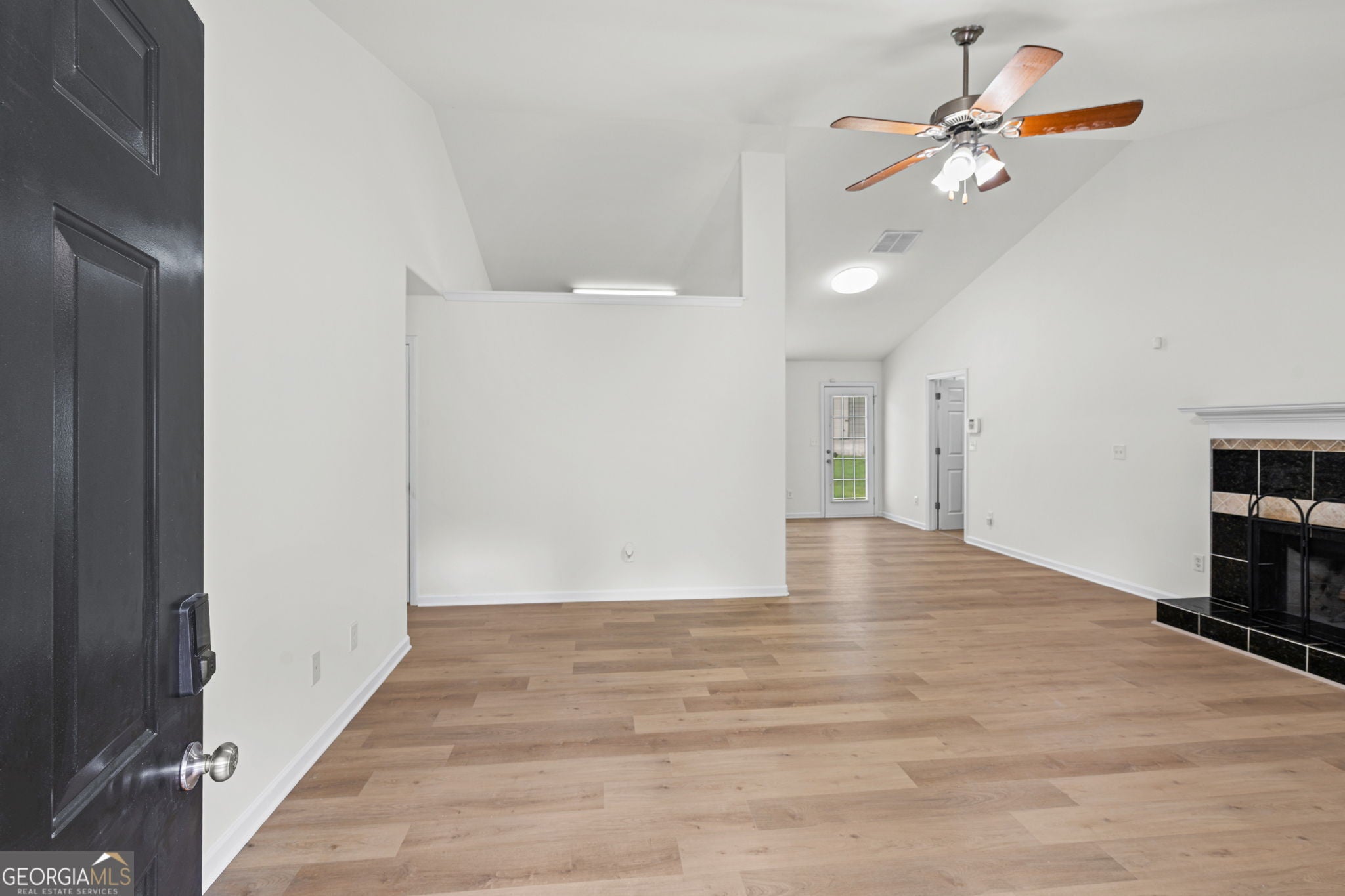 408 Wilshire LN