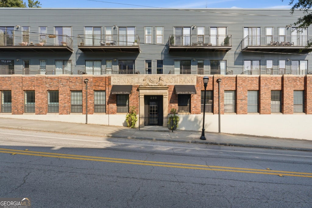 Photo of 200 N Highland Avenue NE #207, Atlanta, GA 30307 (MLS # 10841974)