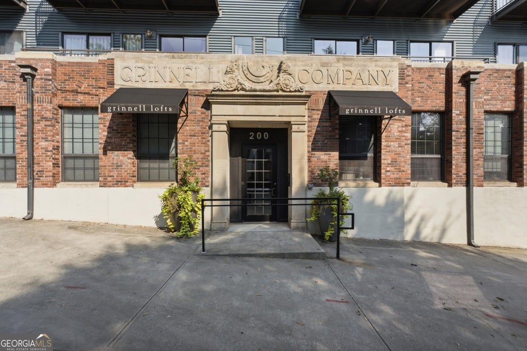 Photo of 200 N Highland Avenue NE #207, Atlanta, GA 30307 (MLS # 10841974)