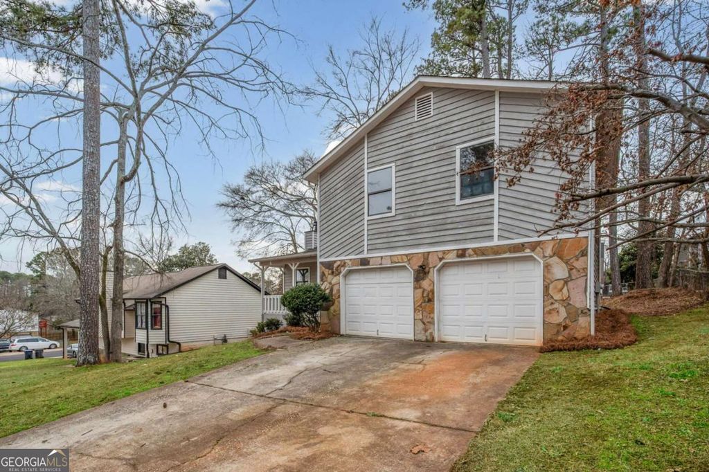 Photo of 2619 Porter Drive, Lawrenceville, GA 30044 (MLS # 10681994)