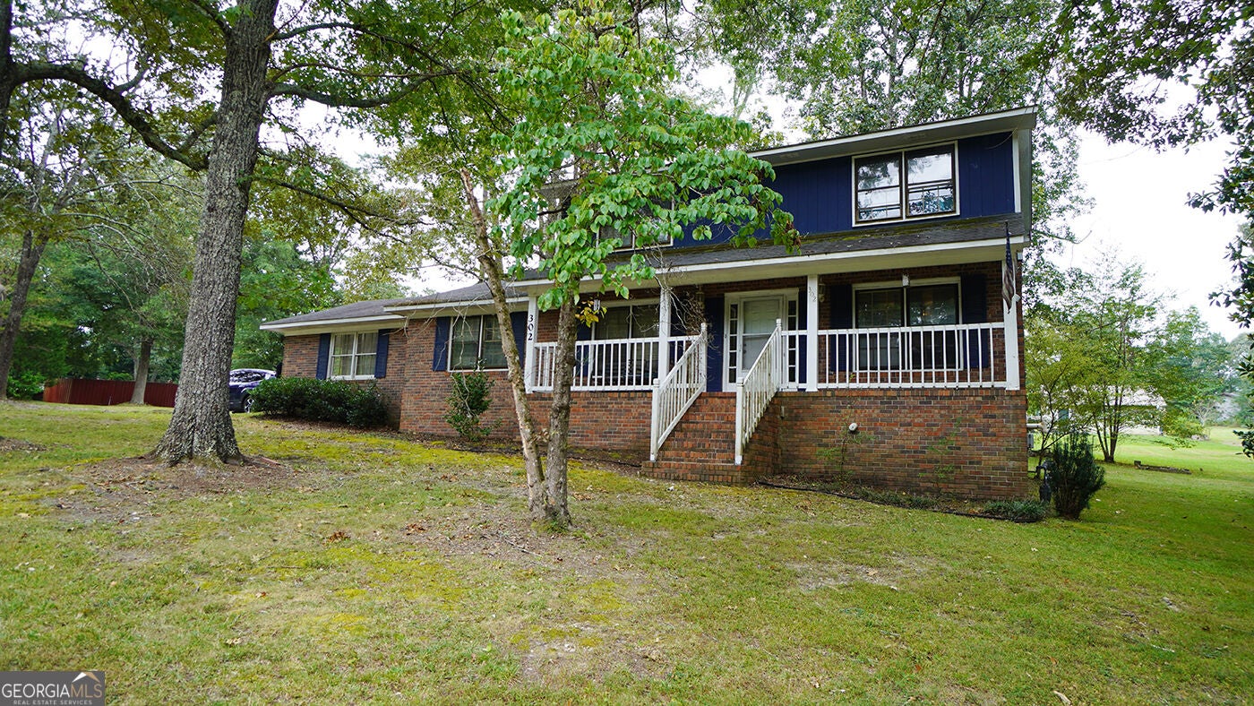 302 Ridgewood RD