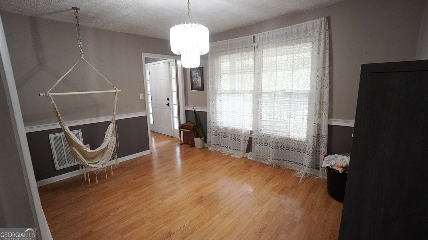 302 Ridgewood RD