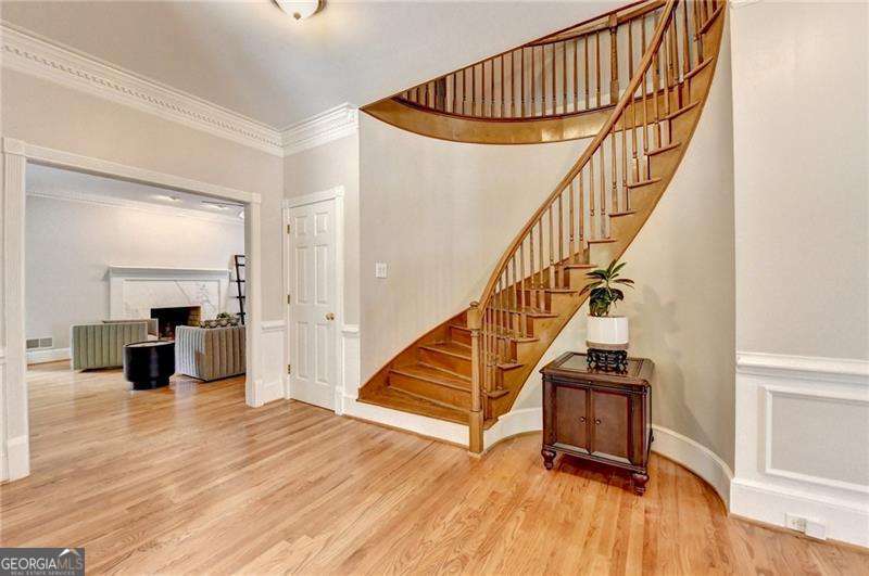 5025 Oak Bluff CT