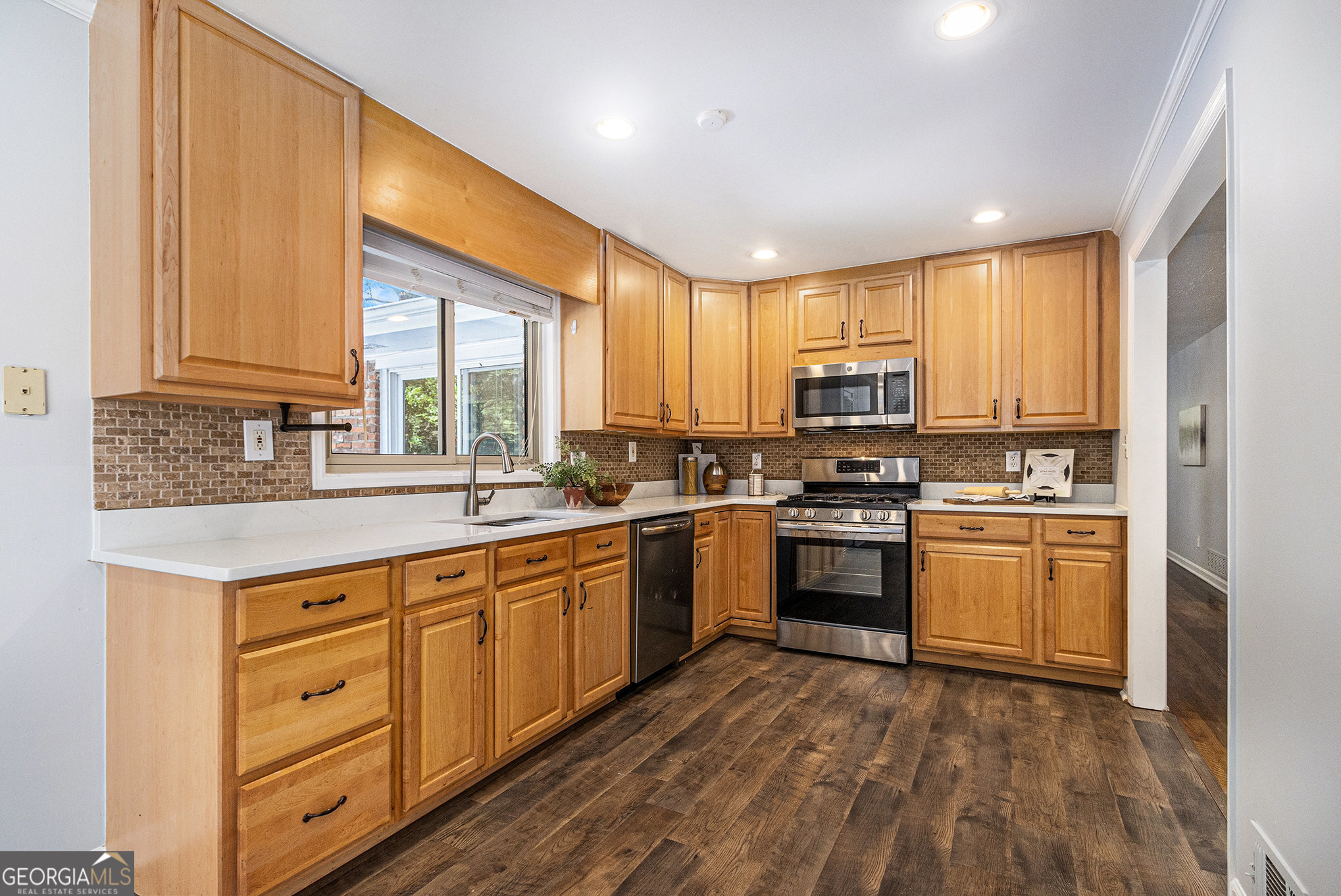 1517 Vancouver DR