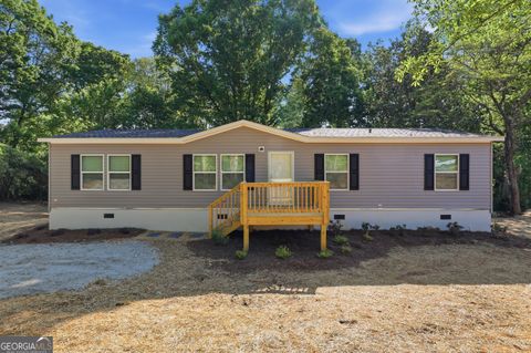 Photo of 466 Cherry Circle, Cornelia, GA 30531 (MLS # 10741258)