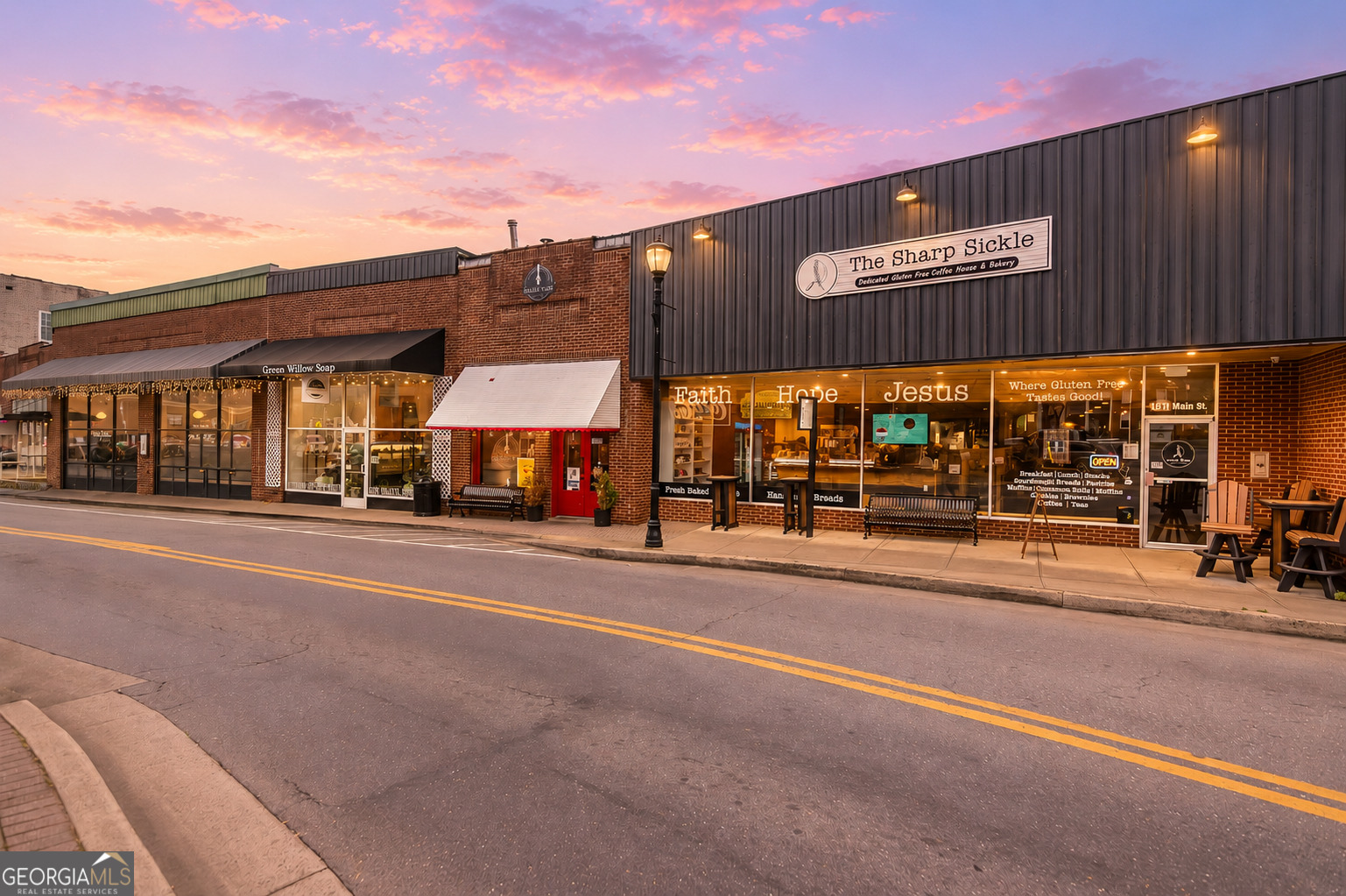 28 N Main ST
