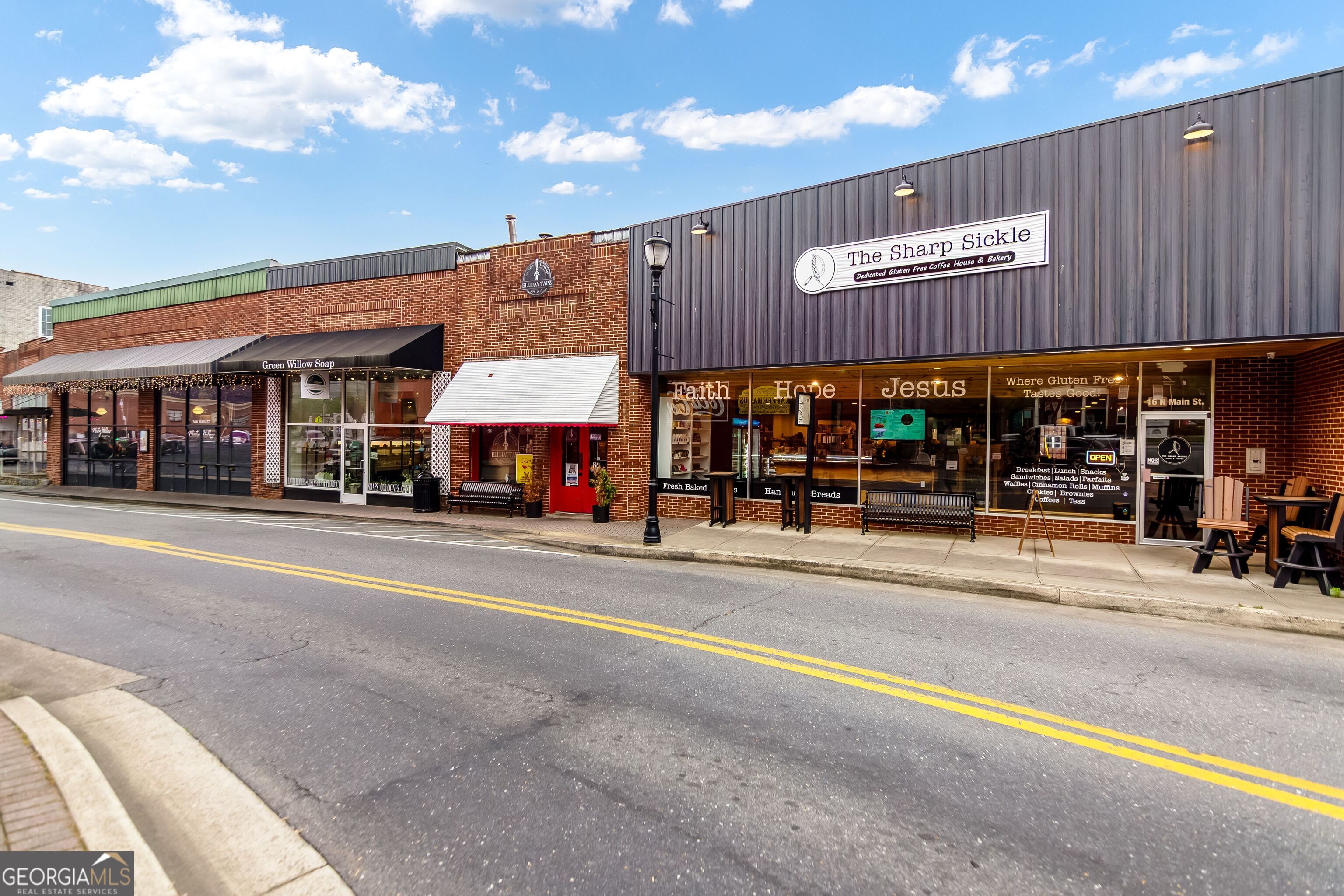28 N Main ST