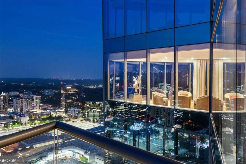 Photo of 3344 Peachtree Road NE #4102, Atlanta, GA 30326 (MLS # 10850434)