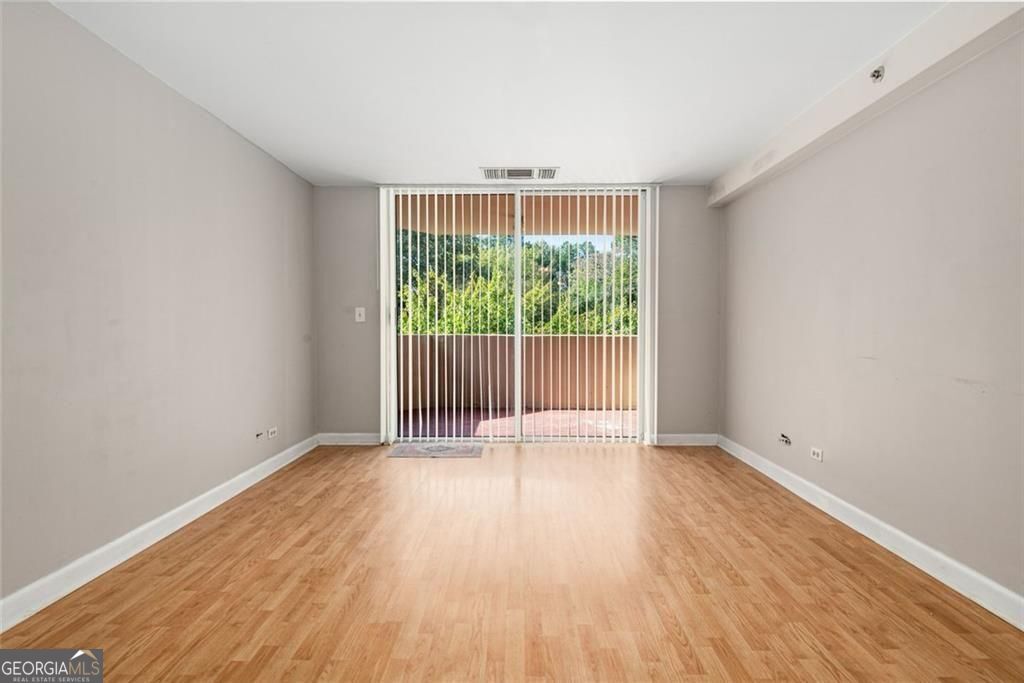 1501 Clairmont RD 323