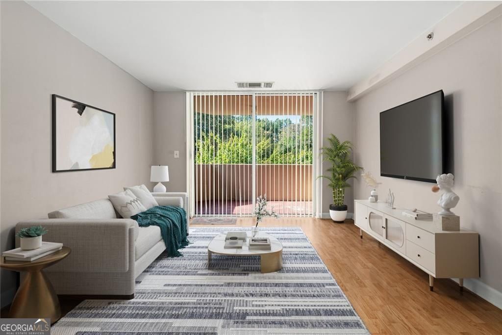 1501 Clairmont RD 323