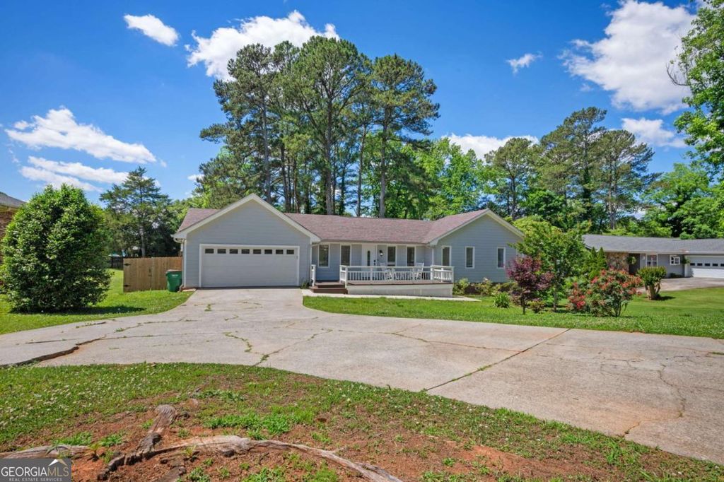 Photo of 493 Greg Drive SW, Lilburn, GA 30047 (MLS # 10740908)