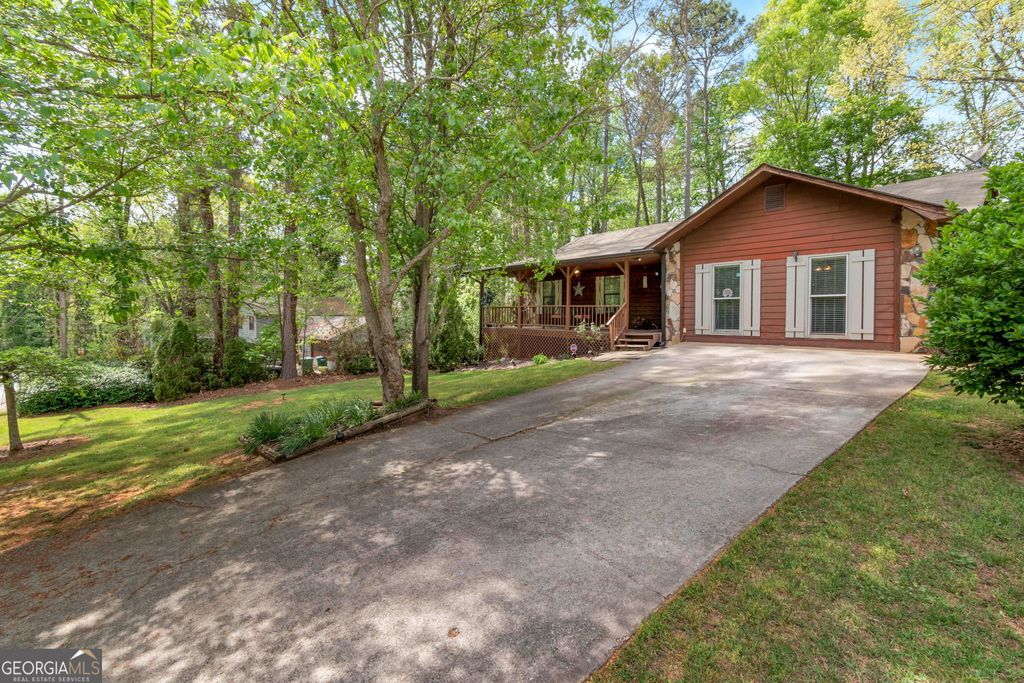 Photo of 4097 Stacy Lane, Snellville, GA 30039 (MLS # 10726101)