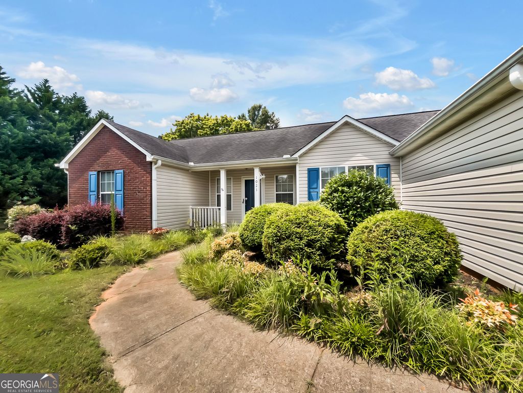 Photo of 1021 Windsor Drive, Monroe, GA 30656 (MLS # 10802681)