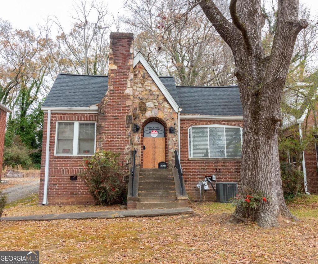 Photo of 1207 M L King Jr Drive SW, Atlanta, GA 30314 (MLS # 10661262)