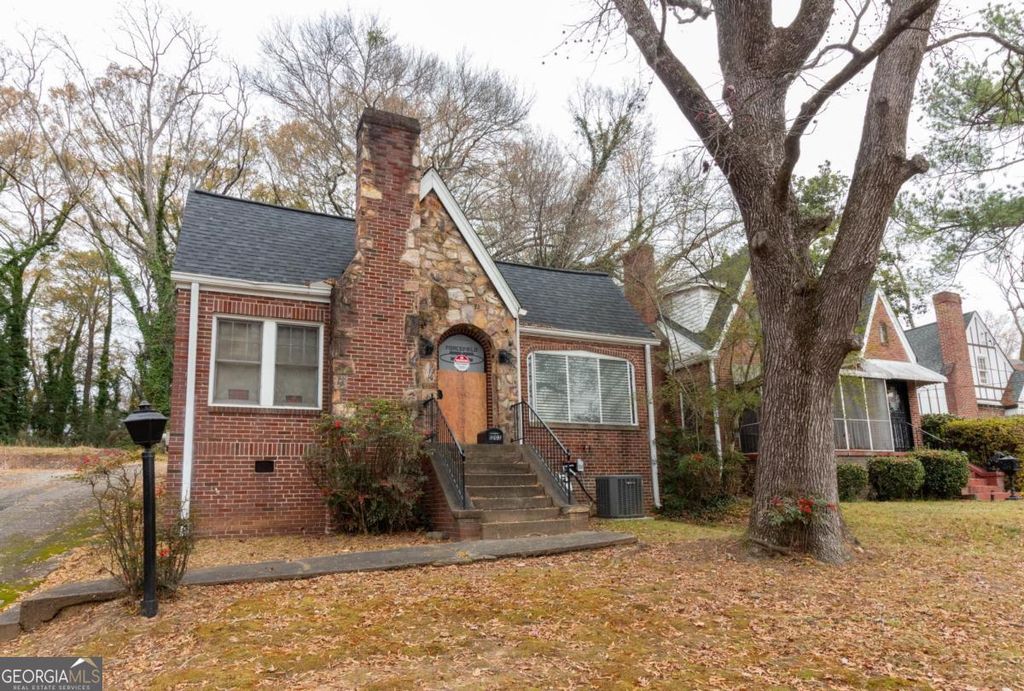 Photo of 1207 M L King Jr Drive SW, Atlanta, GA 30314 (MLS # 10661262)