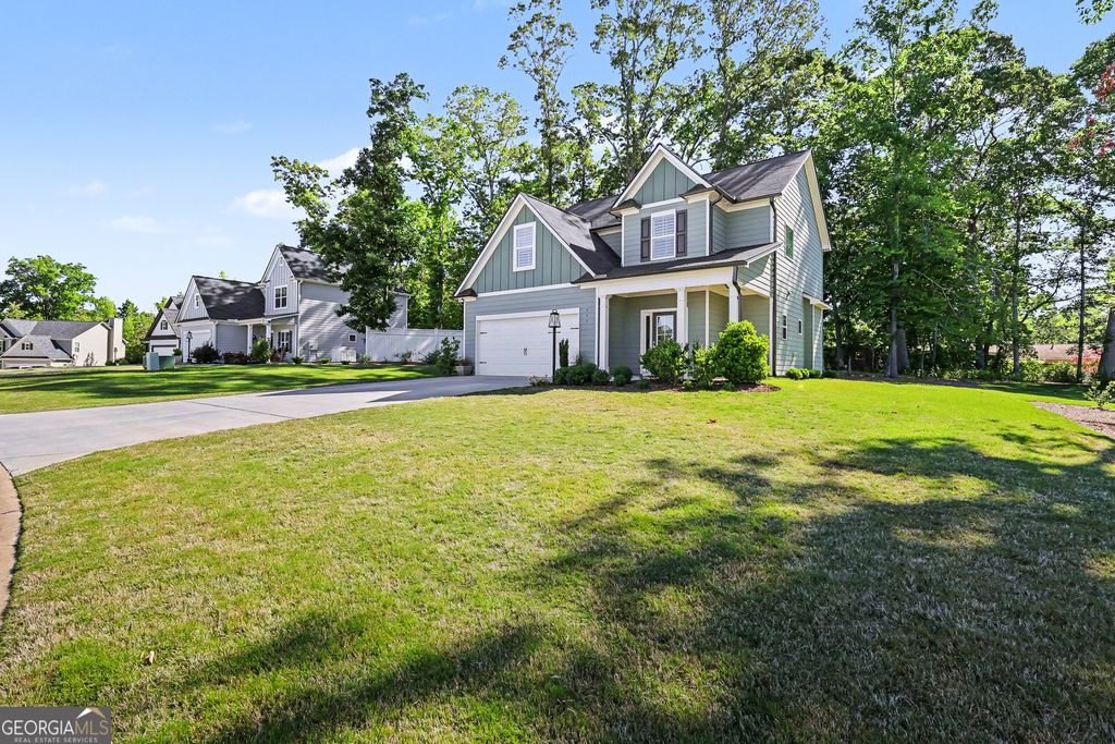 Photo of 295 Quail Forest Circle, Toccoa, GA 30577 (MLS # 10766192)