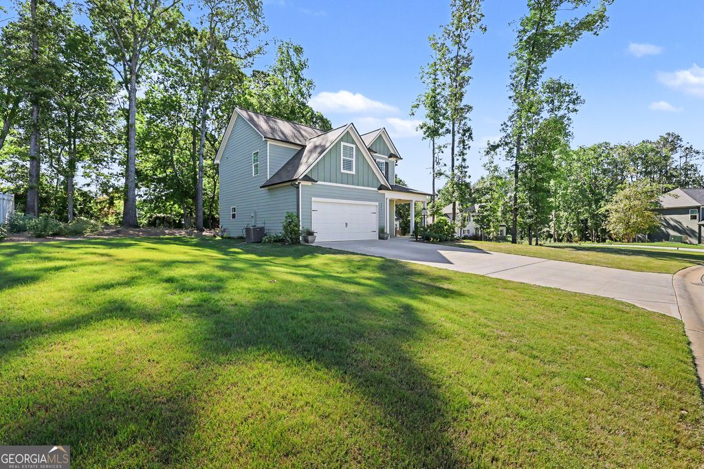 Photo of 295 Quail Forest Circle, Toccoa, GA 30577 (MLS # 10766192)