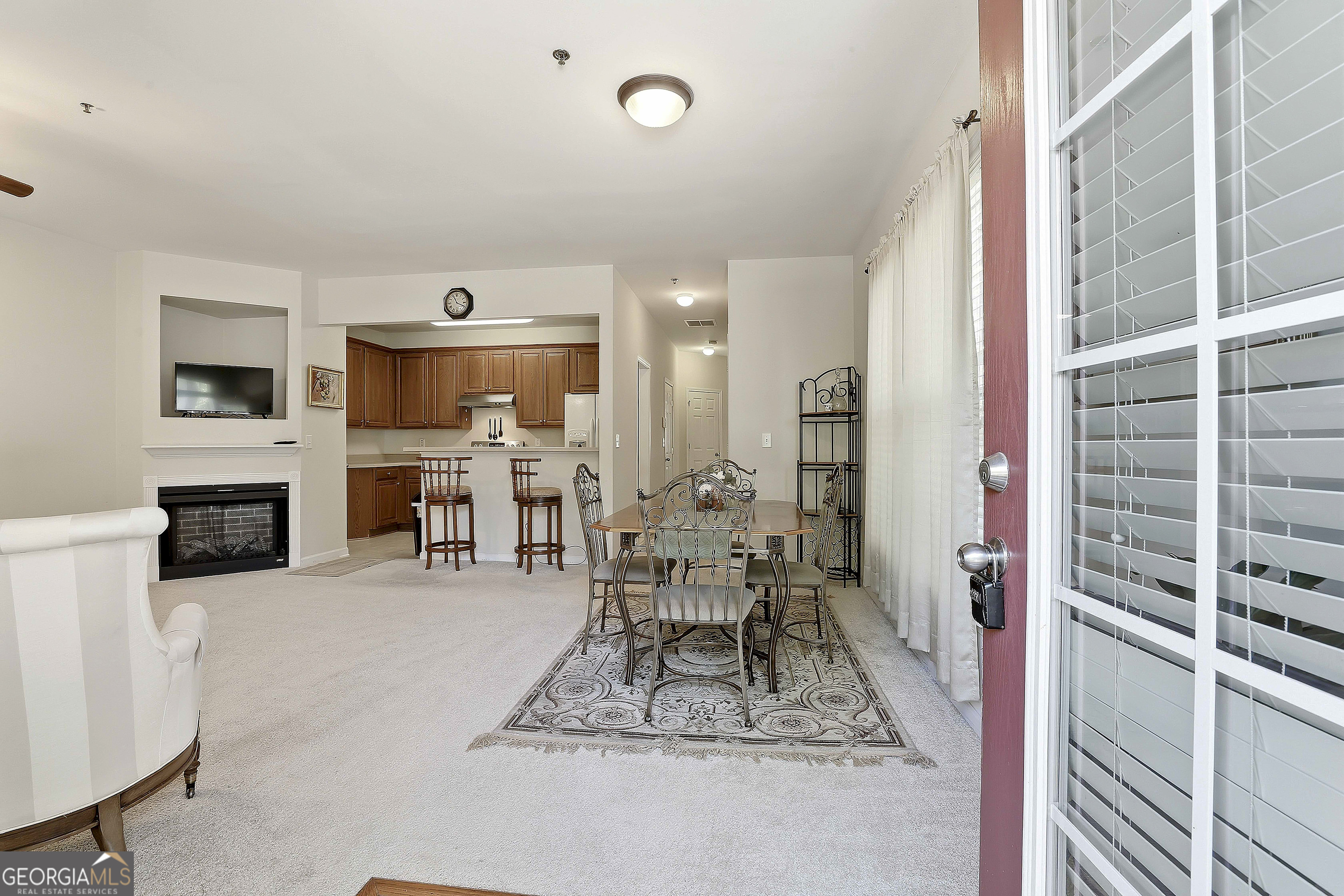41 Newnan Lakes DR