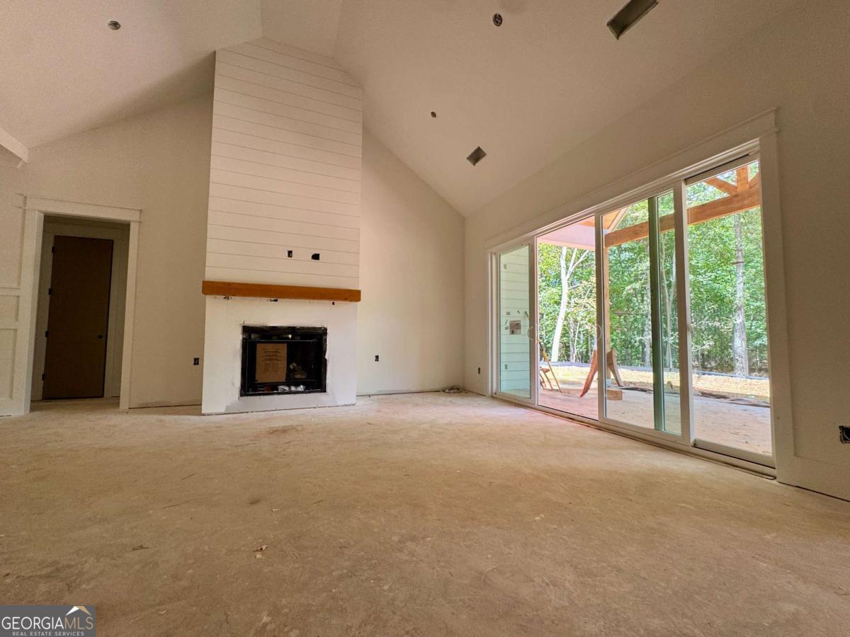 123 Stillwater LN