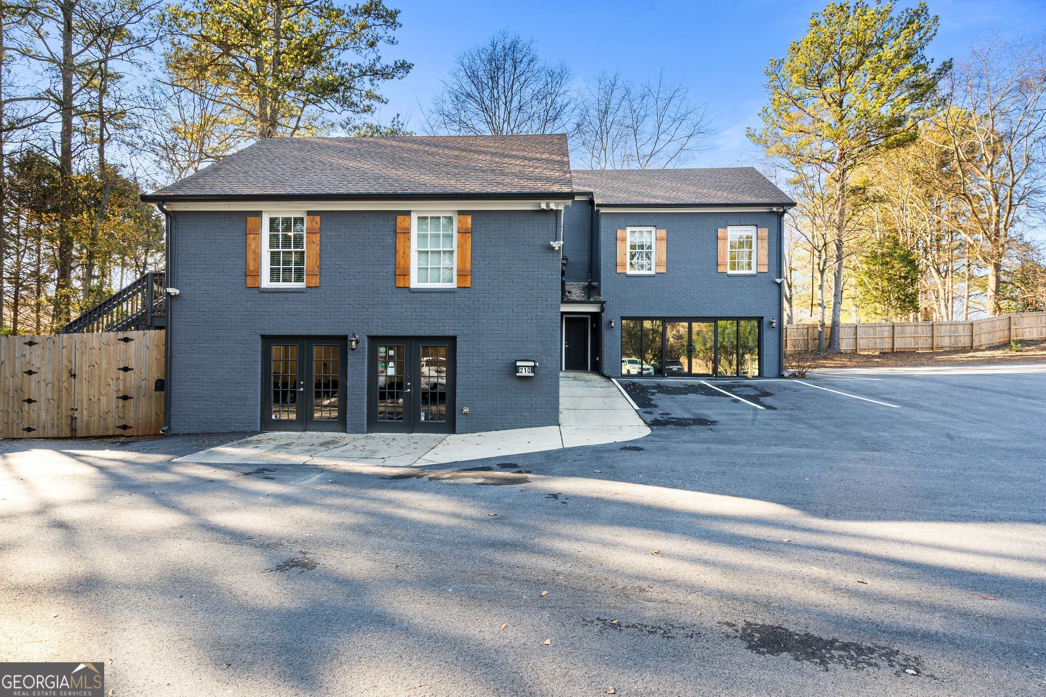 210 W Crossville RD