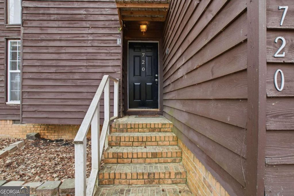 Photo of 720 Twin Pines Road, Covington, GA 30014 (MLS # 10719076)