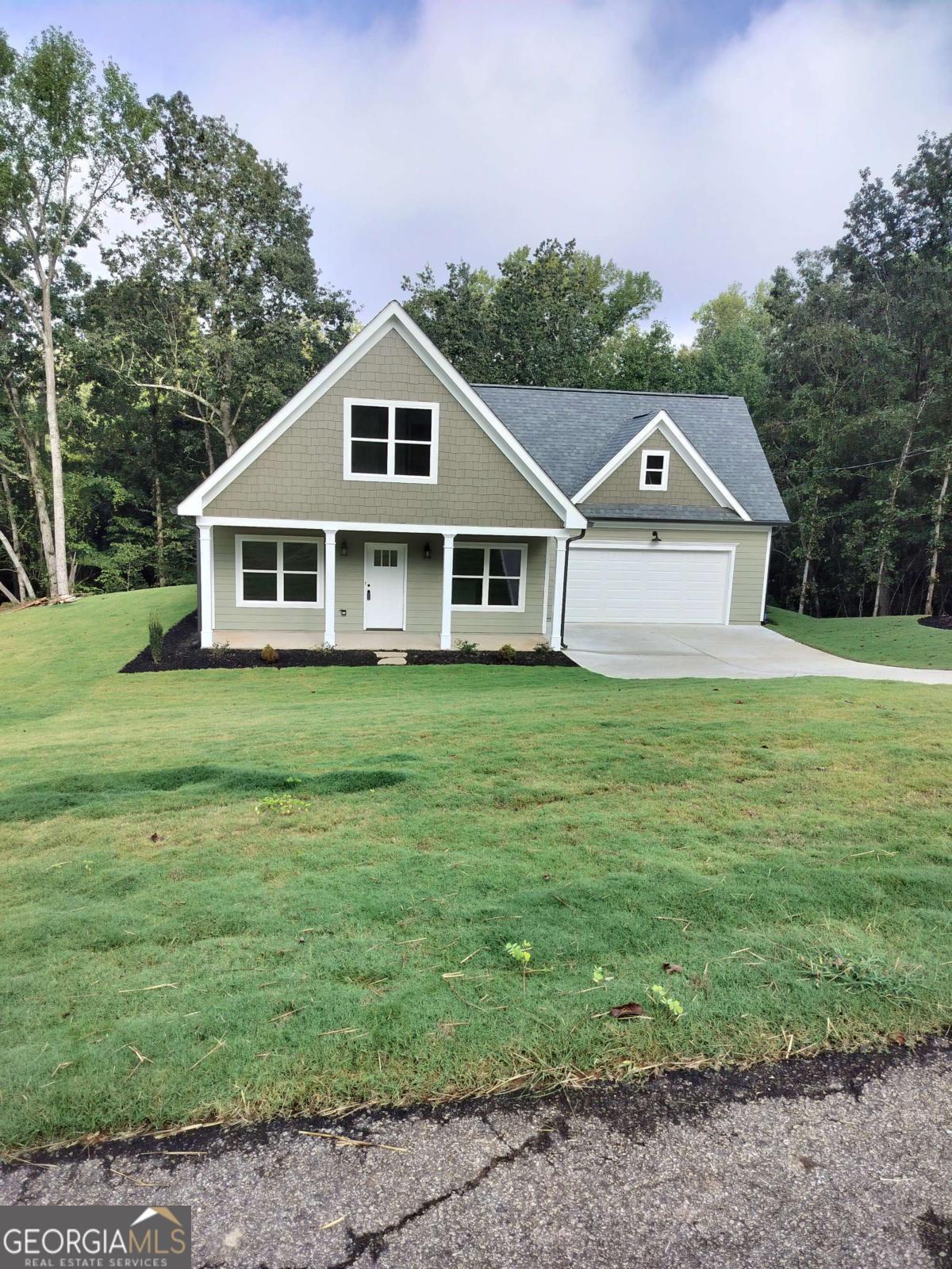 61 College Heights PL