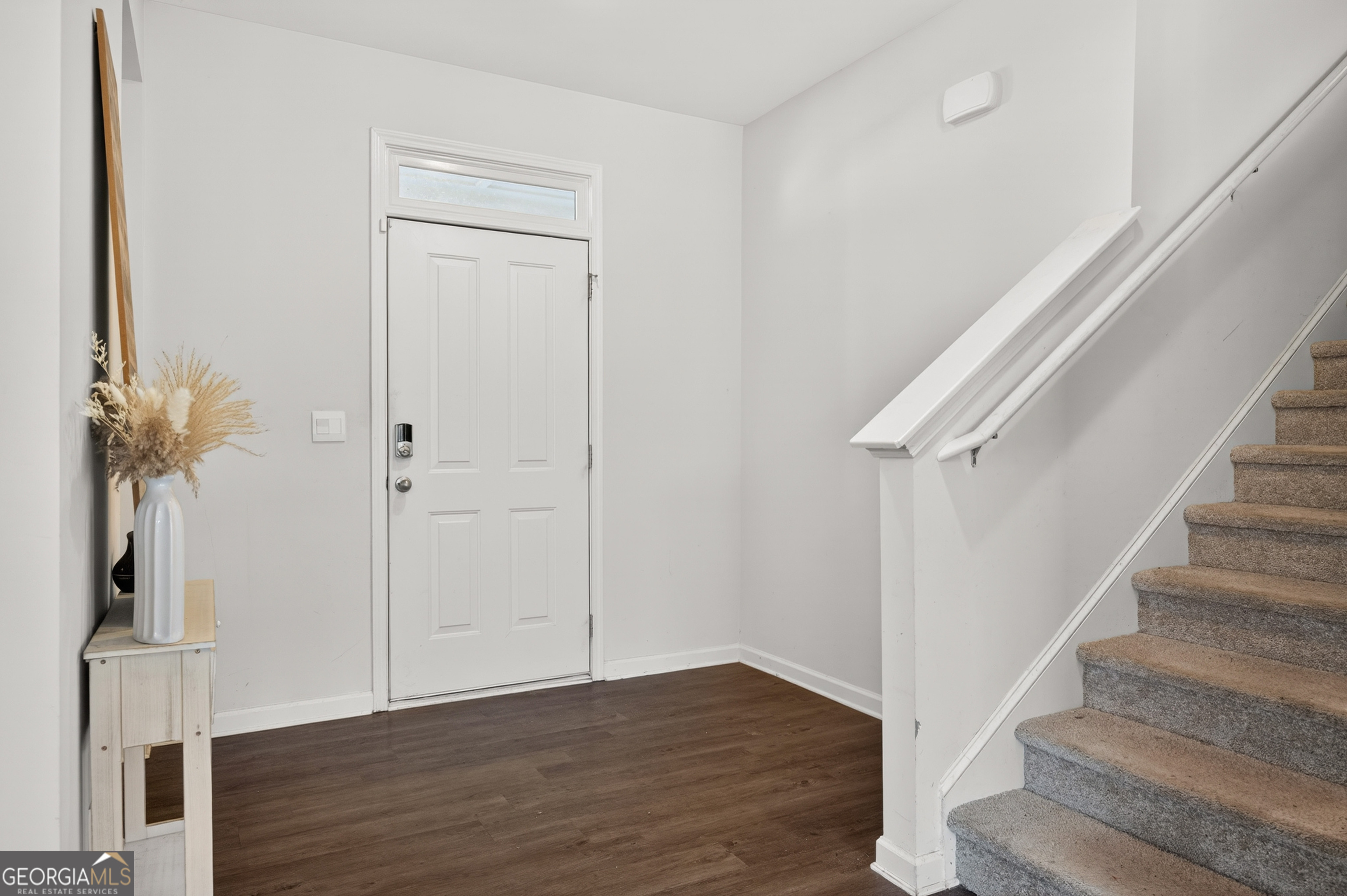 401 Hughes LN