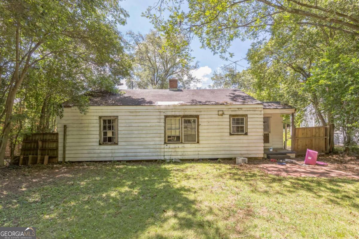 Location, location, location! Just 2 miles from the University of Georgia, this 3-bedroom, 1-bath home sits in a prime Athens spot-perfect for students, faculty, or investors. Whether you're looking to renovate and flip, build equity as an owner-occupant, or capitalize on the strong demand for long- and short-term rentals near campus, this property offers tons of potential. With a little TLC, this fixer-upper can become a standout investment in one of Georgia's most vibrant college towns.