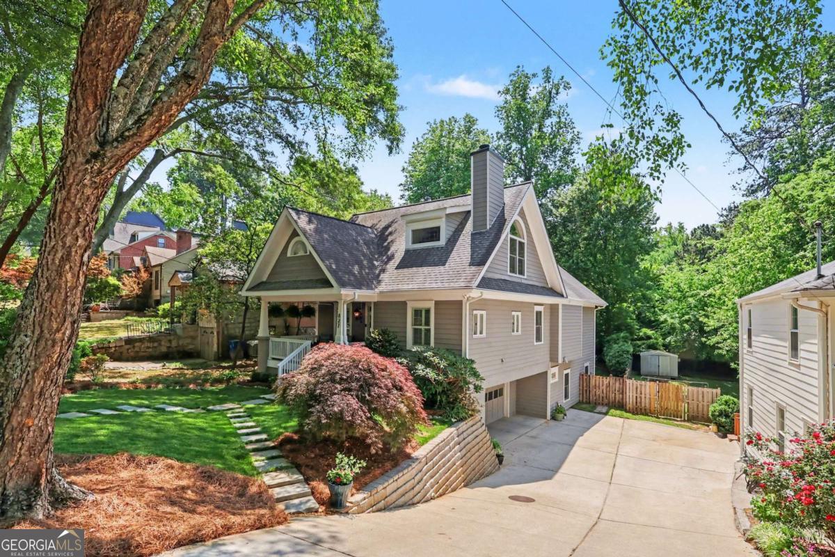 827 Highland TER NE