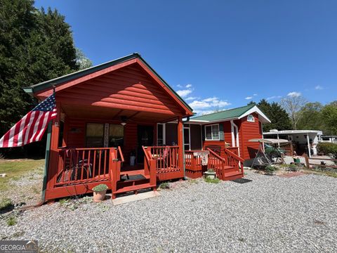 88 Fishtail CIR Cleveland GA 30528