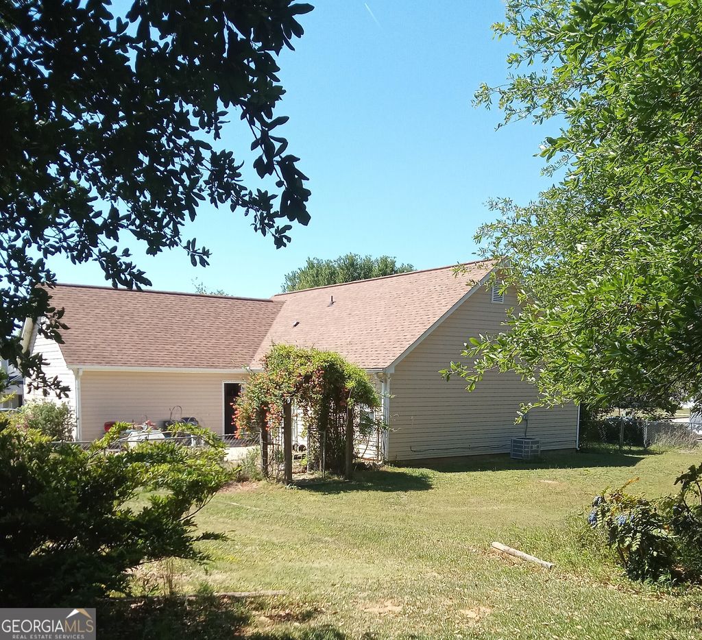 Photo of 1109 Larkspur Drive, Locust Grove, GA 30248 (MLS # 10735930)