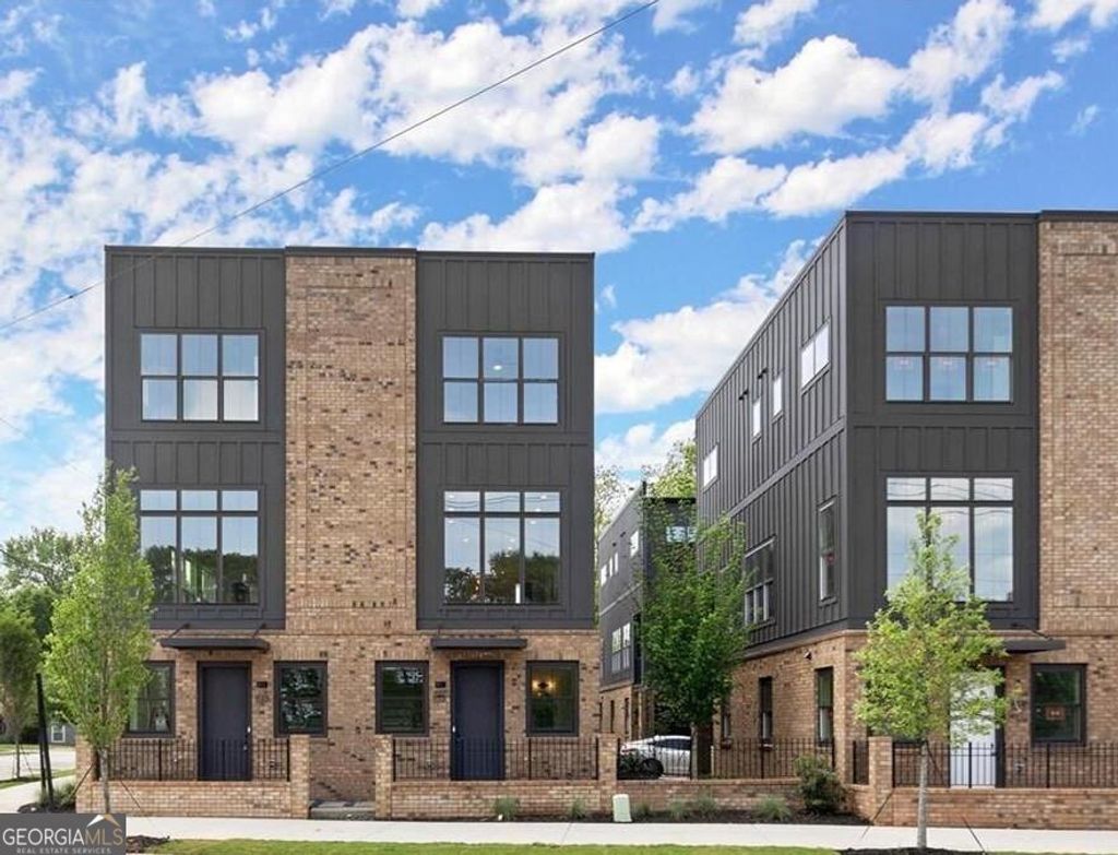 Photo of 1123 Knight Walk NW, Atlanta, GA 30318 (MLS # 10682476)