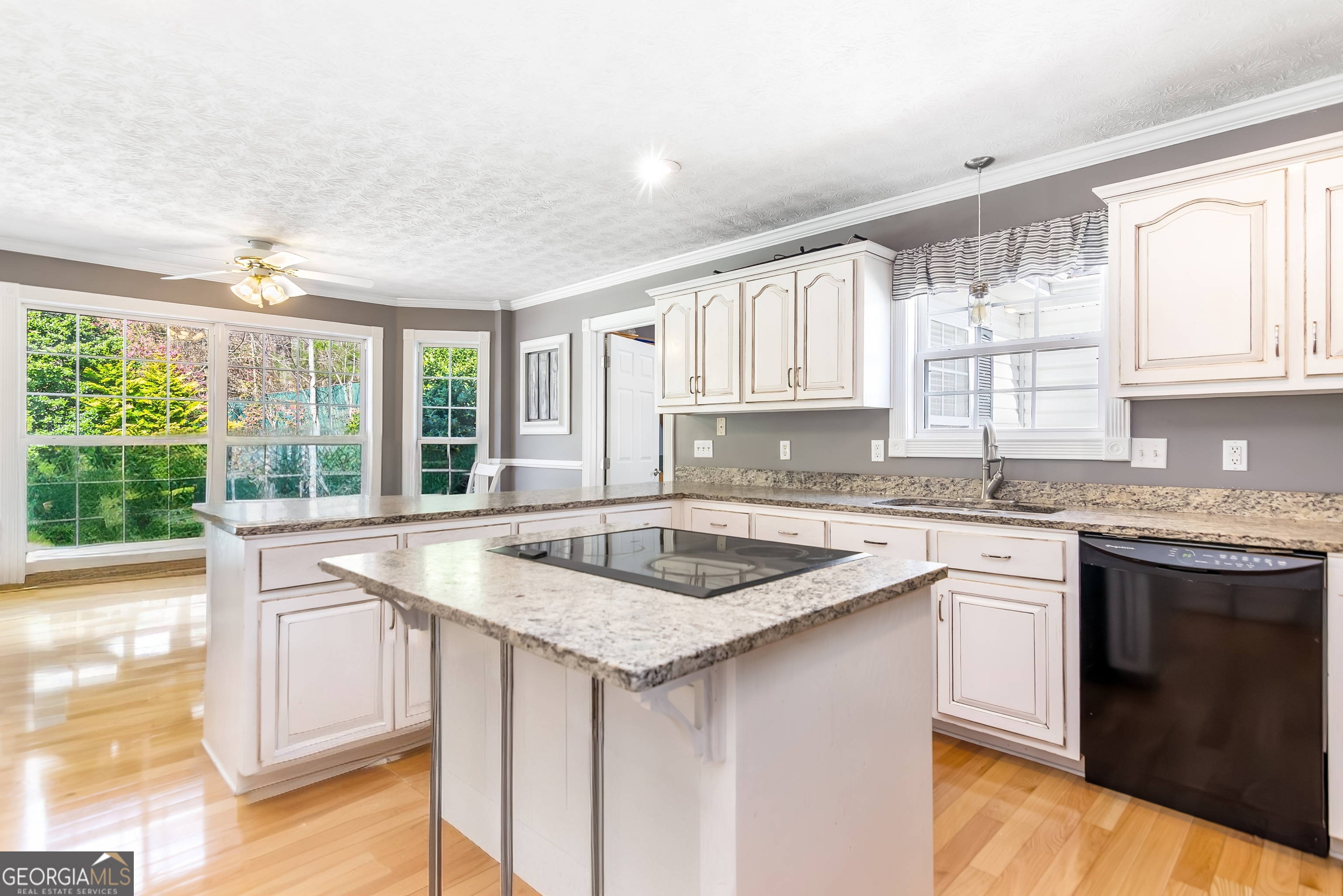 41 Thompson CT