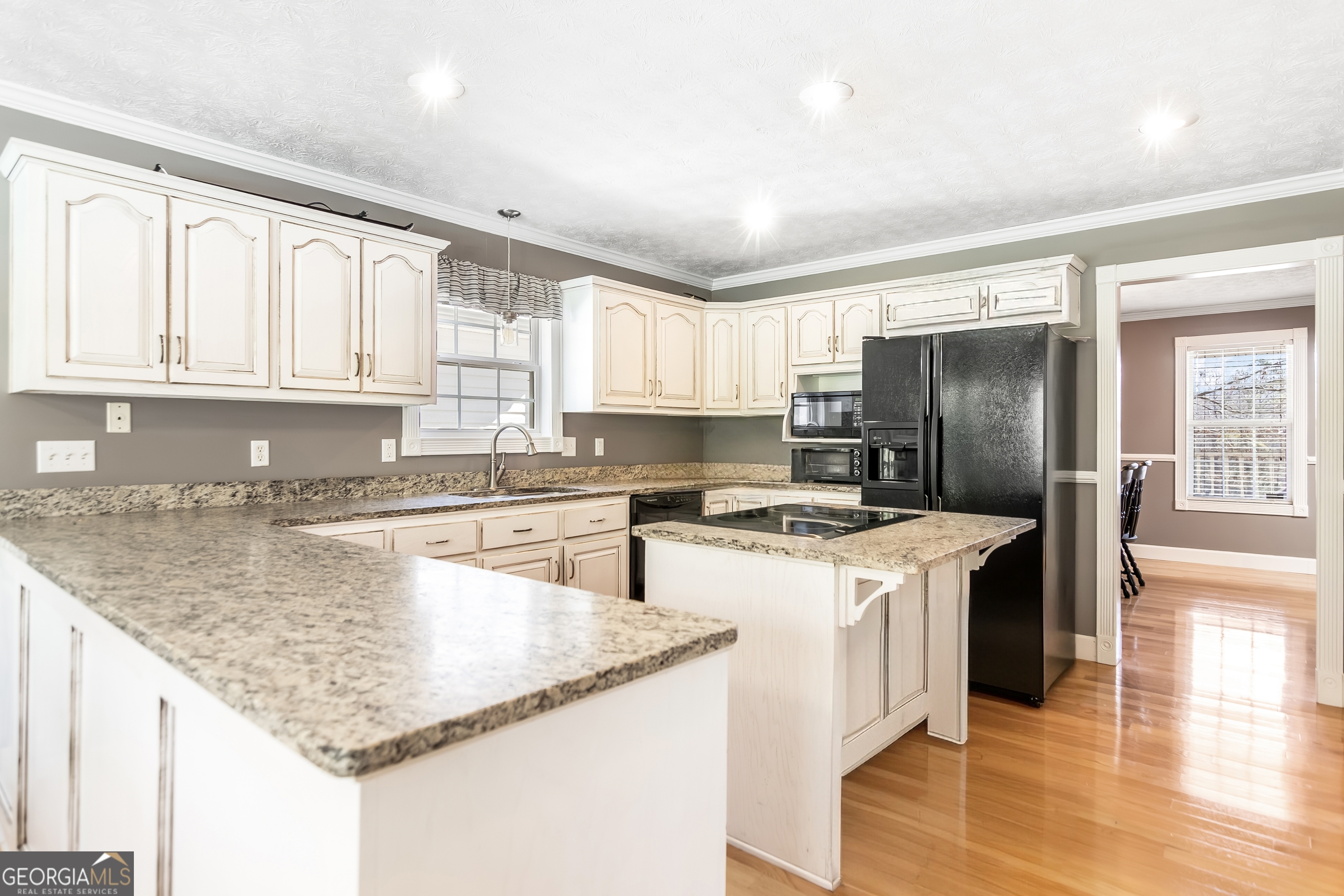 41 Thompson CT