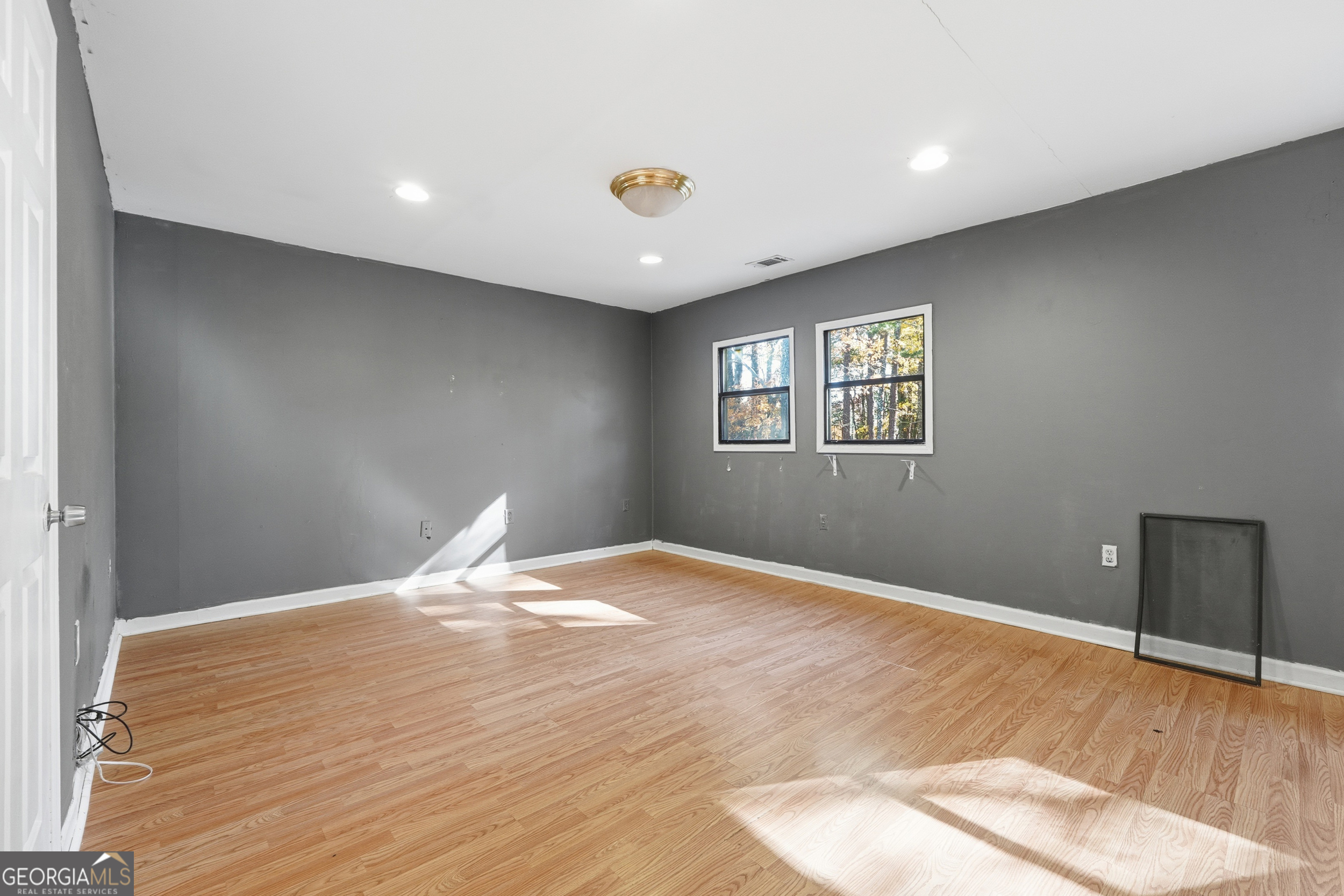 +/- 1 Acre - Residential