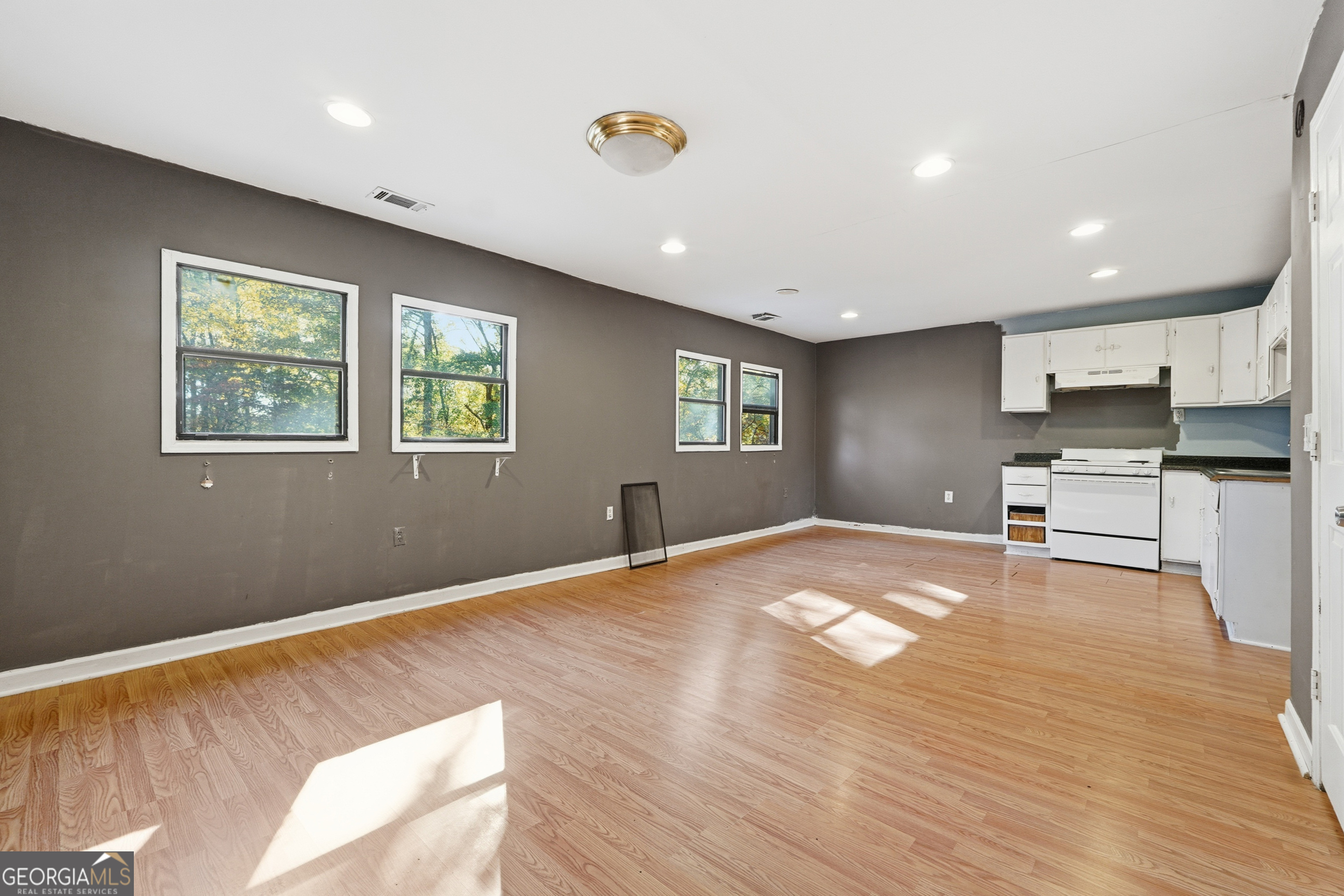 +/- 1 Acre - Residential