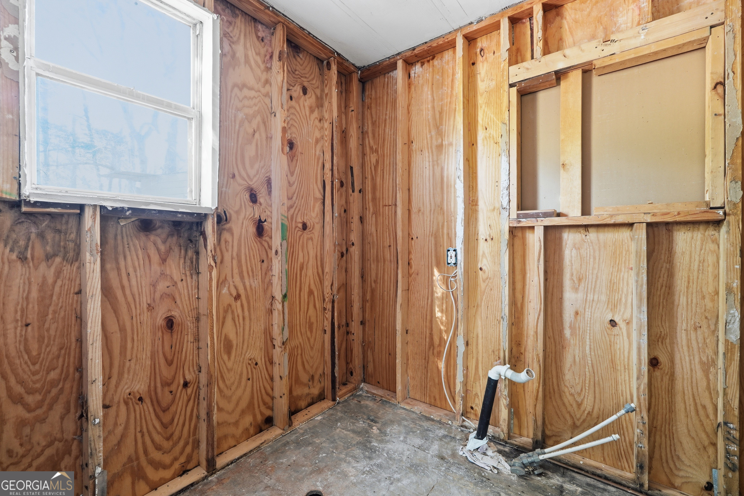 +/- 1 Acre - Residential