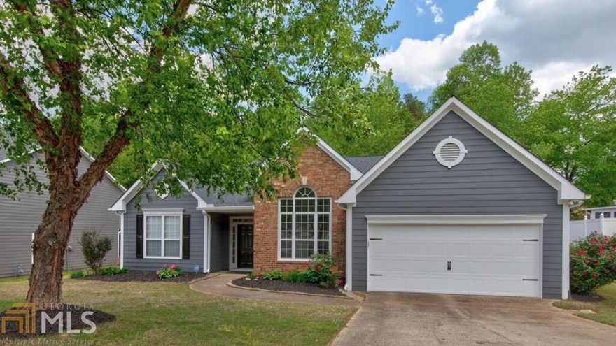 Rare opportunity to own a single story ranch home in the Howell Farms community. Conveniently located less than 1/2 mile to the I-75 Express lane and ready to whisk you inside the perimeter. This spacious ranch home features an open floor plan. The foyer opens up to the airy living room with vaulted ceilings and a brick fireplace flanked by picture windows overlooking the private wooded backyard. Large master suite features a trayed ceiling and the bonus room attached to the master suite can be used as an office or nursery.The kitchen overlooks the living room and has granite countertops and a breakfast area. Formal dining room also features a vaulted ceiling and the laundry room is located off the kitchen. Newly painted exterior, including the rear deck, and the interior was entirely painted as well. New carpeting too! Don't miss your opportunity to own a rare single level home in this beautiful swim/tennis community.