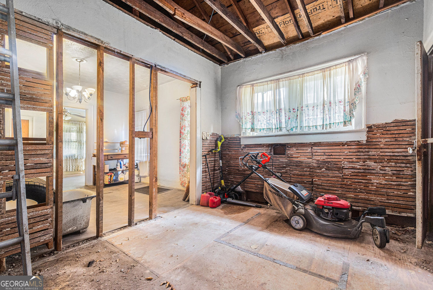 Atlanta, Georgia 30310, United States, 2 Bedrooms Bedrooms, ,1 BathroomBathrooms,Residential,Active,166545