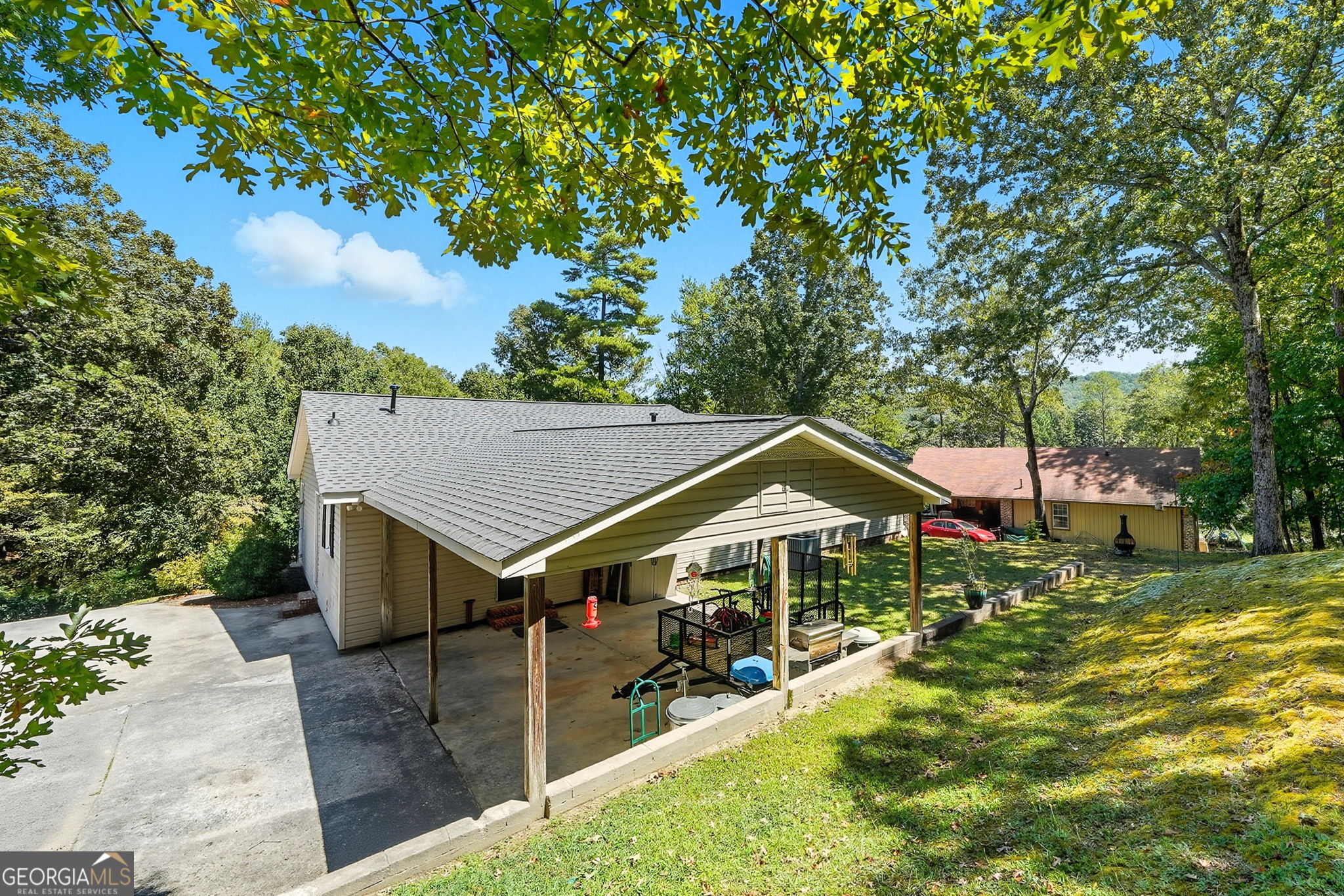 12 Indian River RD SE