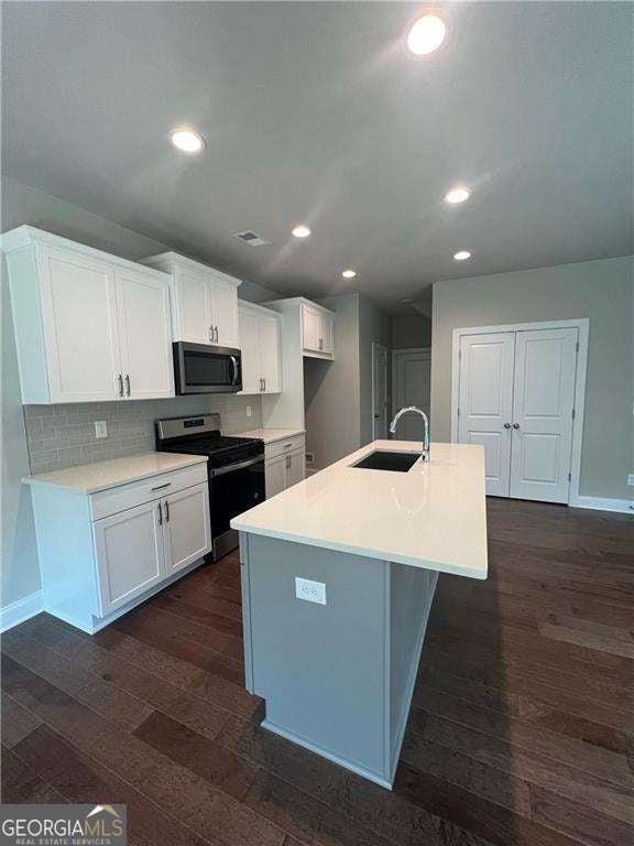 340 Lakeside CT