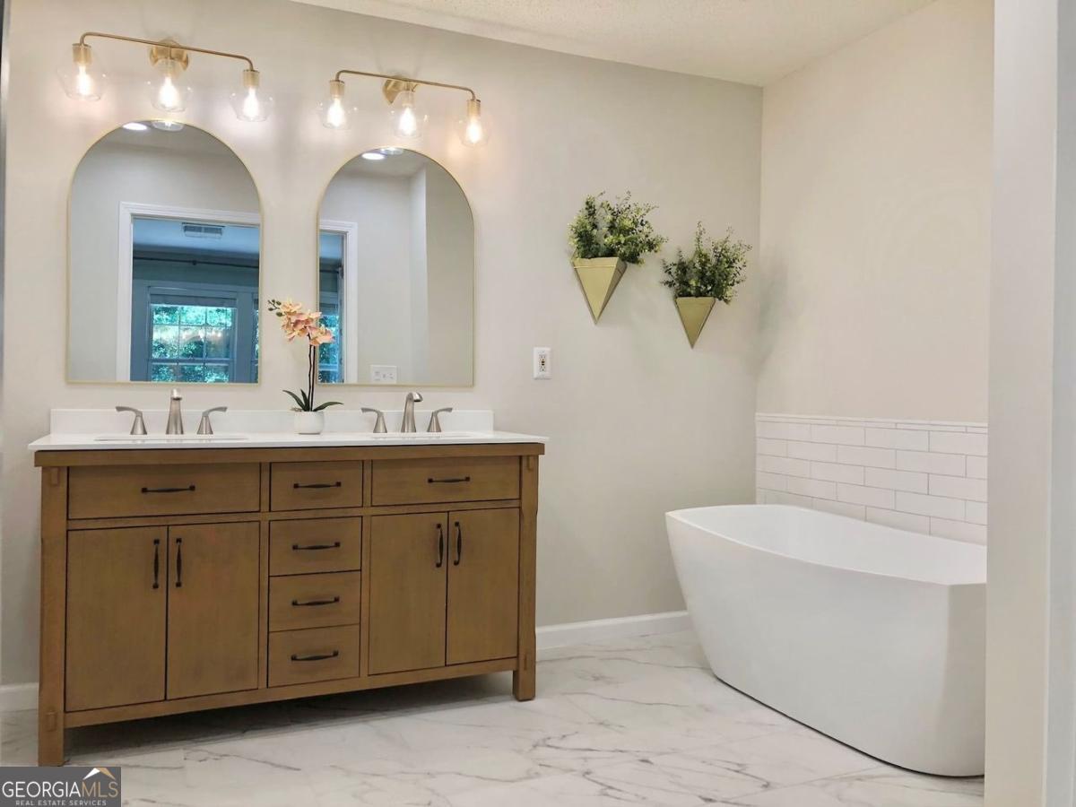 Windward Pointe - Residential