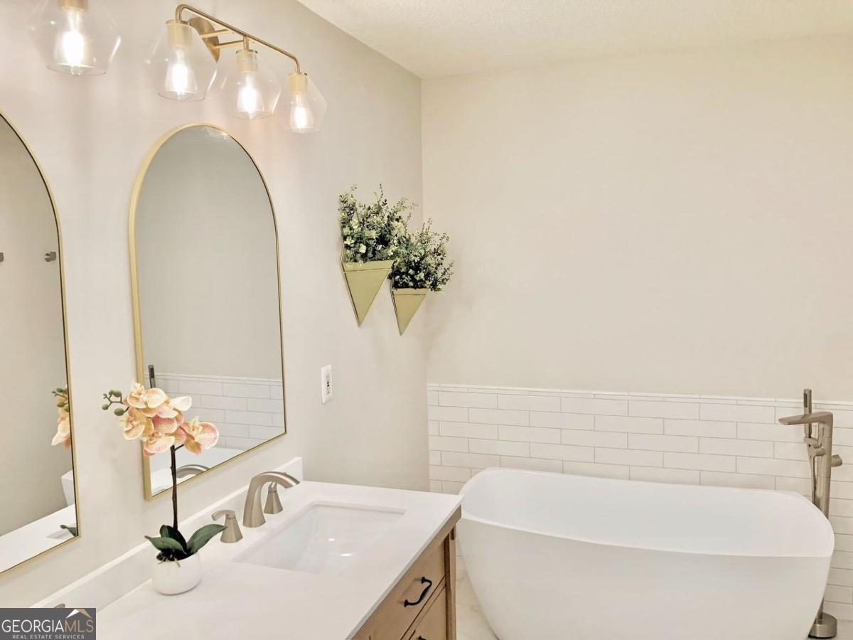 Windward Pointe - Residential