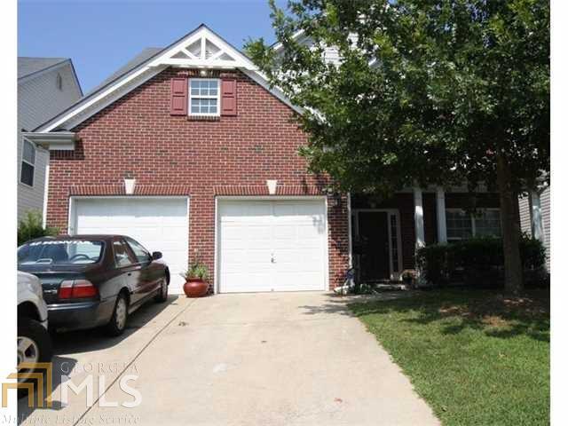 4/3 Traditional in desirable Swim/Tennis N'hood w GREAT SCHOOLS. Open eat-in Kitchen w/ B'fast bar & full compliment of kitchen Appliances. Den has cathedral ceiling and is open to kitchen. Hardwoods on main. Bedroom and full bath on main floor. Huge Master Suite w large walk-in closet & separate tub/shower w/double vanity. Convenient to shopping, restaurants, & entertainment!