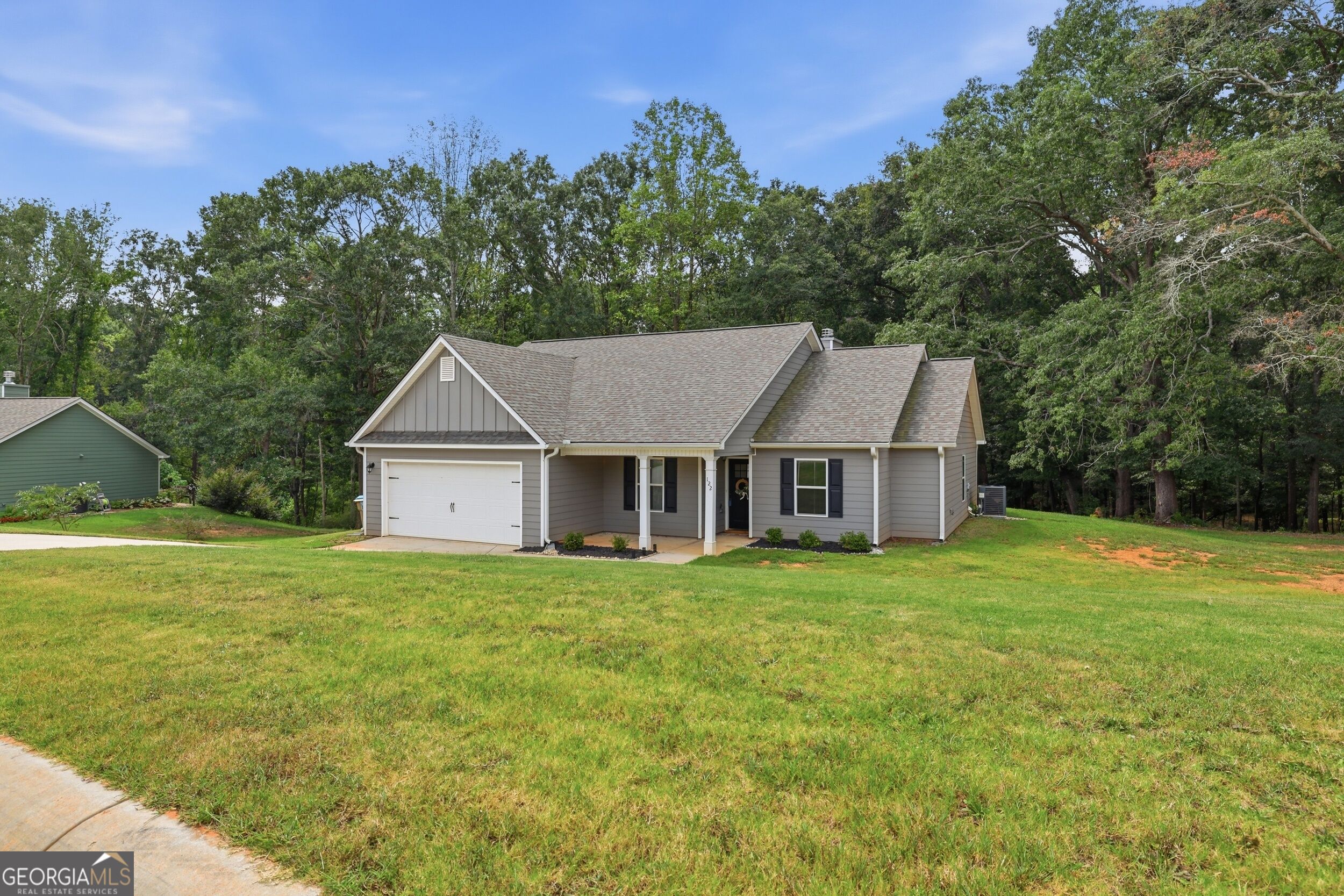 122 Pecan ST
