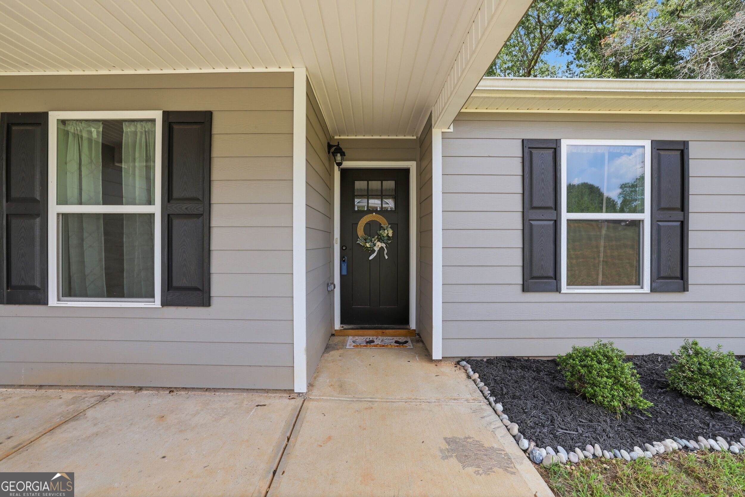 122 Pecan ST