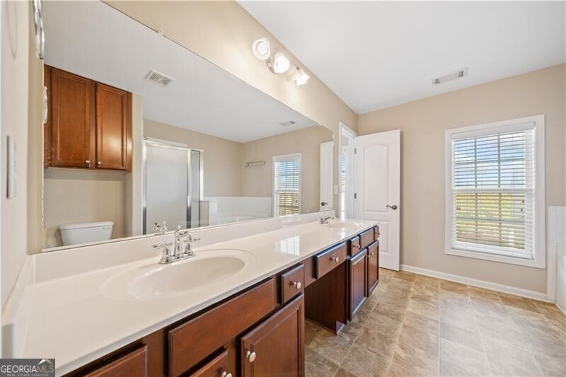 Suwanee, Georgia 30024, United States, 3 Bedrooms Bedrooms, ,3 BathroomsBathrooms,Residential,Pending,88419