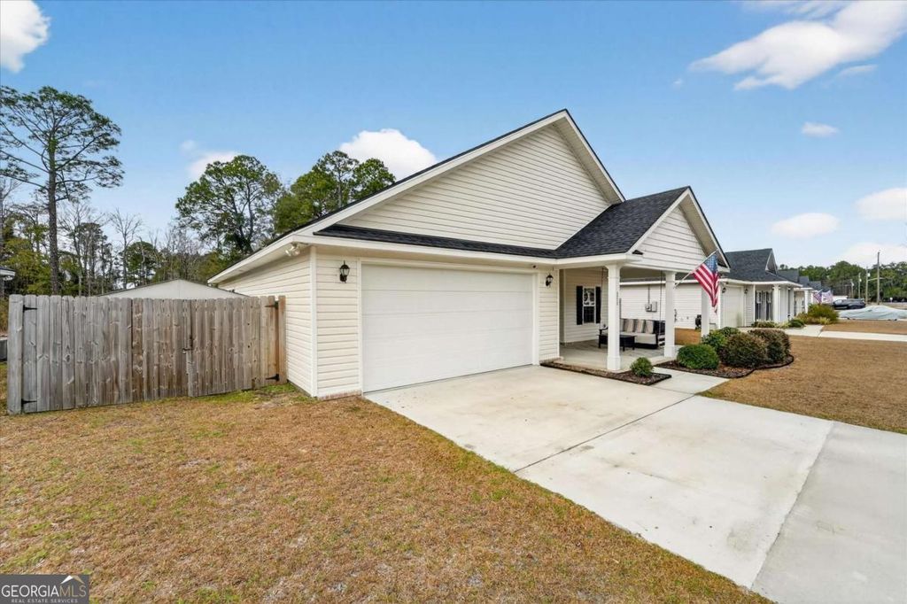 Photo of 1213 Market Street, Darien, GA 31305 (MLS # 10678374)